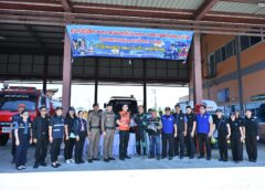 รองผู้ว่าราชจังหวัดนครปฐม ให้กำลังใจเจ้าหน้าที่ประจำจุดตรวจ จุดบริการประชาชน และด่านชุมชนช่วงเทศกาลสงกรานต์ ในพื้นที่อำเภอดอนตูม และอำเภอนครชัยศรี ในการเฝ้าระวังเพื่อลดการเกิดอุบัติเหตุ ผู้บาดเจ็บ และเสียชีวิต